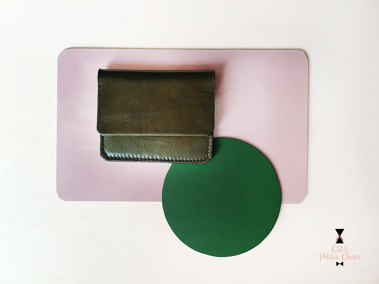 porte-cartes-en-cuir-kaki CDA Petites Choses