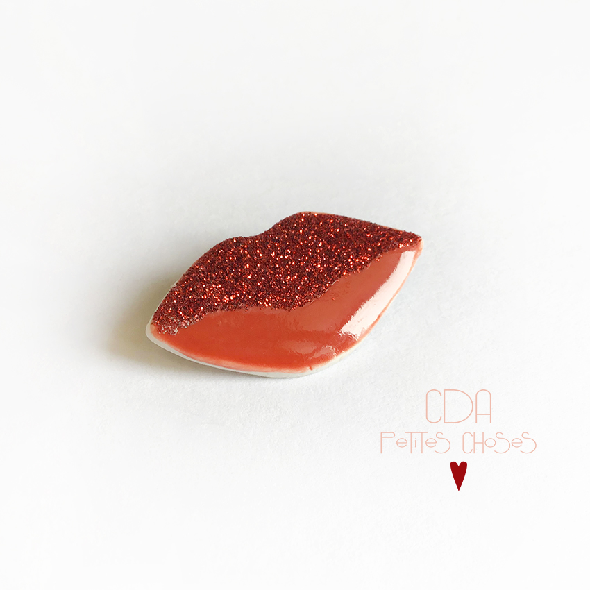 Broche en porcelaine bouche CDA Petites Choses