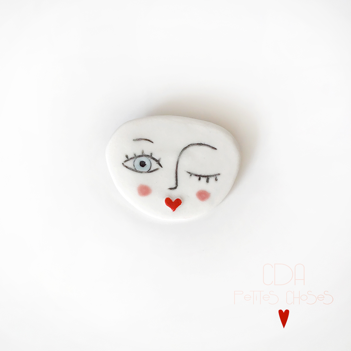 broche-en porcelaine tête-bisous CDA Petites Choses