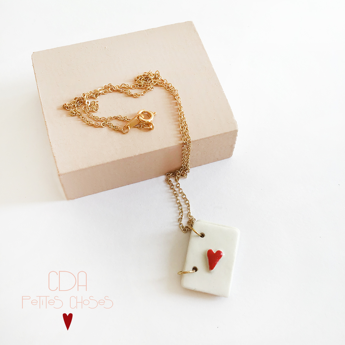 collier pendentif en porcelaine livre coeur CDA Petites Choses